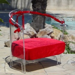 Fauteuil design en plexiglas galbé rouge - moderne et confort