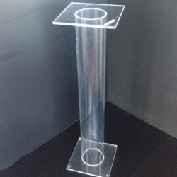 Sellette colonne en plexiglas