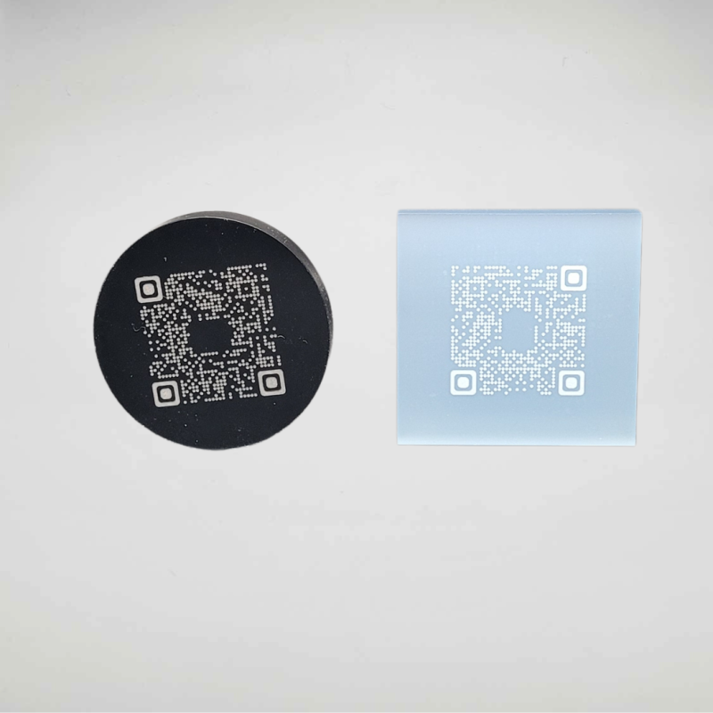 QR code gravé en Plexiglas