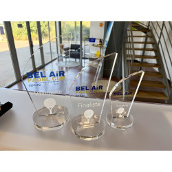 Trophée forme flamme en plexiglas personnalisable
