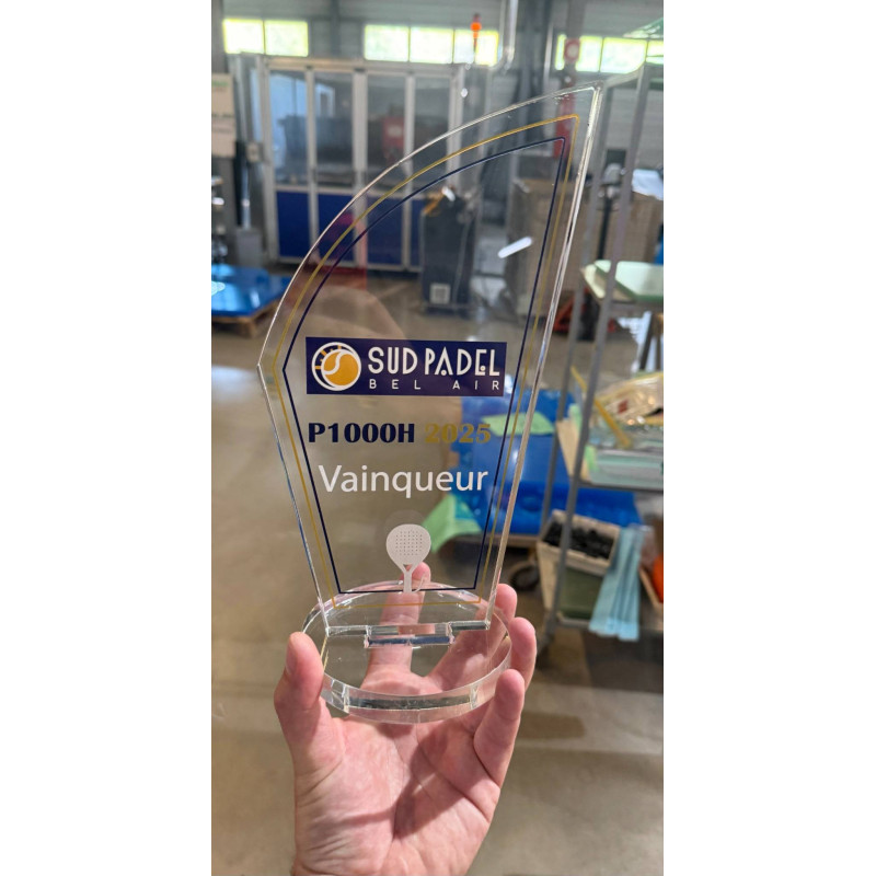 Trophée forme flamme en plexiglas personnalisable